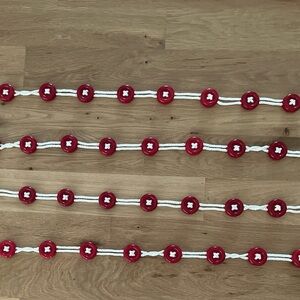 Red button Christmas garland 32 feet four strands of 8 feet white rope cord